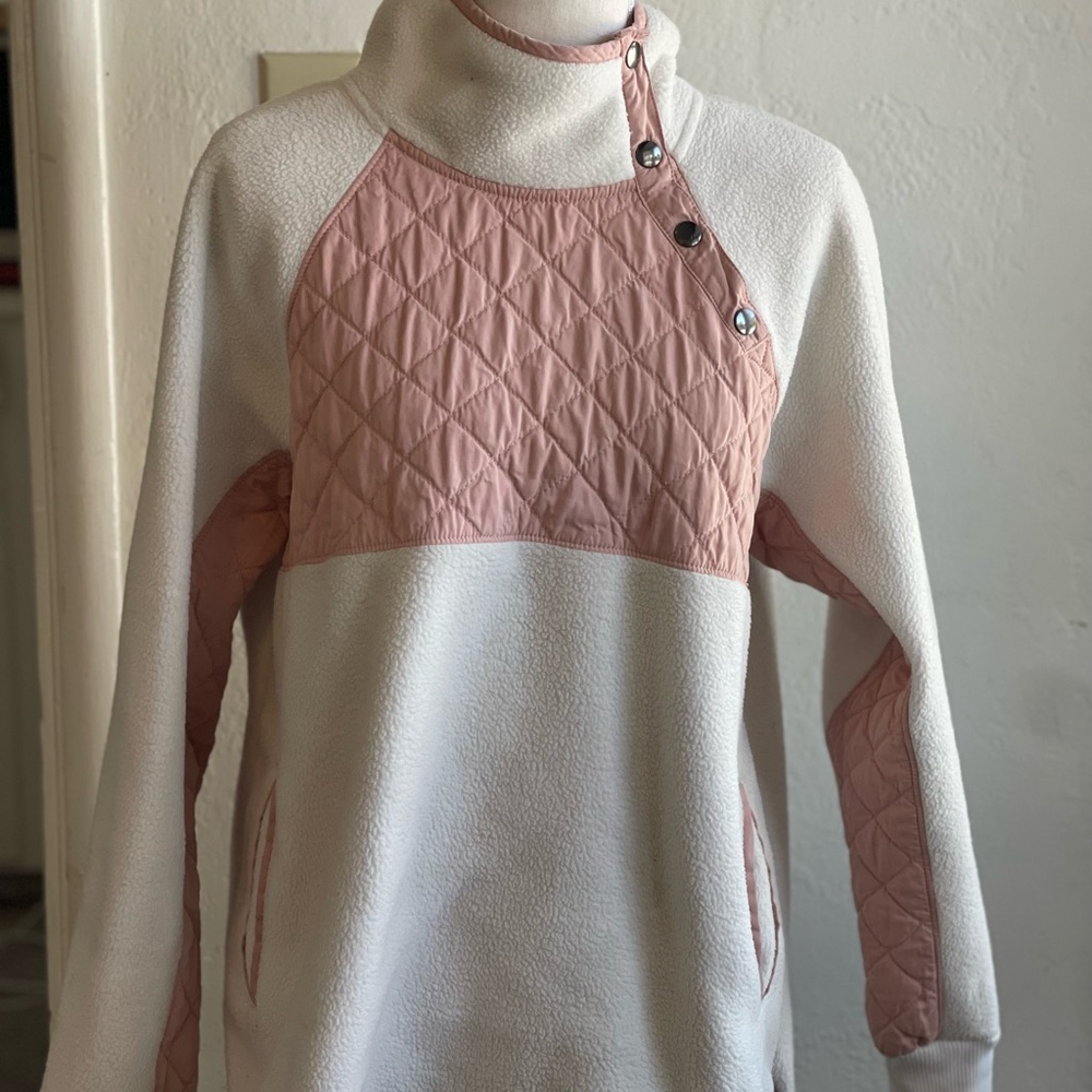 Abercrombie & Fitch Pink and white  Quilted Pullover